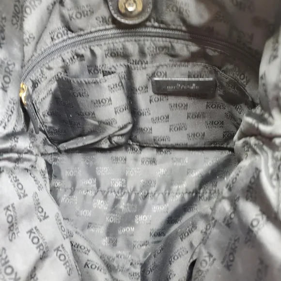 🛑SOLD🛑 Michael Kors 12x9x4" Shoulder Bag Black Soft Leather Double Handle - Picture 6 of 8